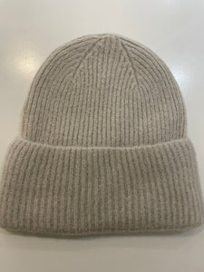 Fluffy Beanie Beige