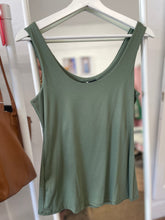Load image into Gallery viewer, Double Layer Scoop Vest Khaki
