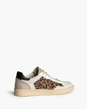 Load image into Gallery viewer, Leopard Lace Up Pumps
