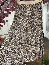 Load image into Gallery viewer, Peggy Pleated Leopard Skirt Cream
