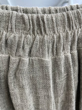 Load image into Gallery viewer, Teabag Tapered Leg Trouser Mocha
