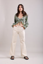 Load image into Gallery viewer, Gloria Patch Pocket Stretch Wide Leg Denim Beige
