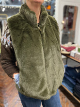 Load image into Gallery viewer, Loxy Faux Fur Gilet - Khaki
