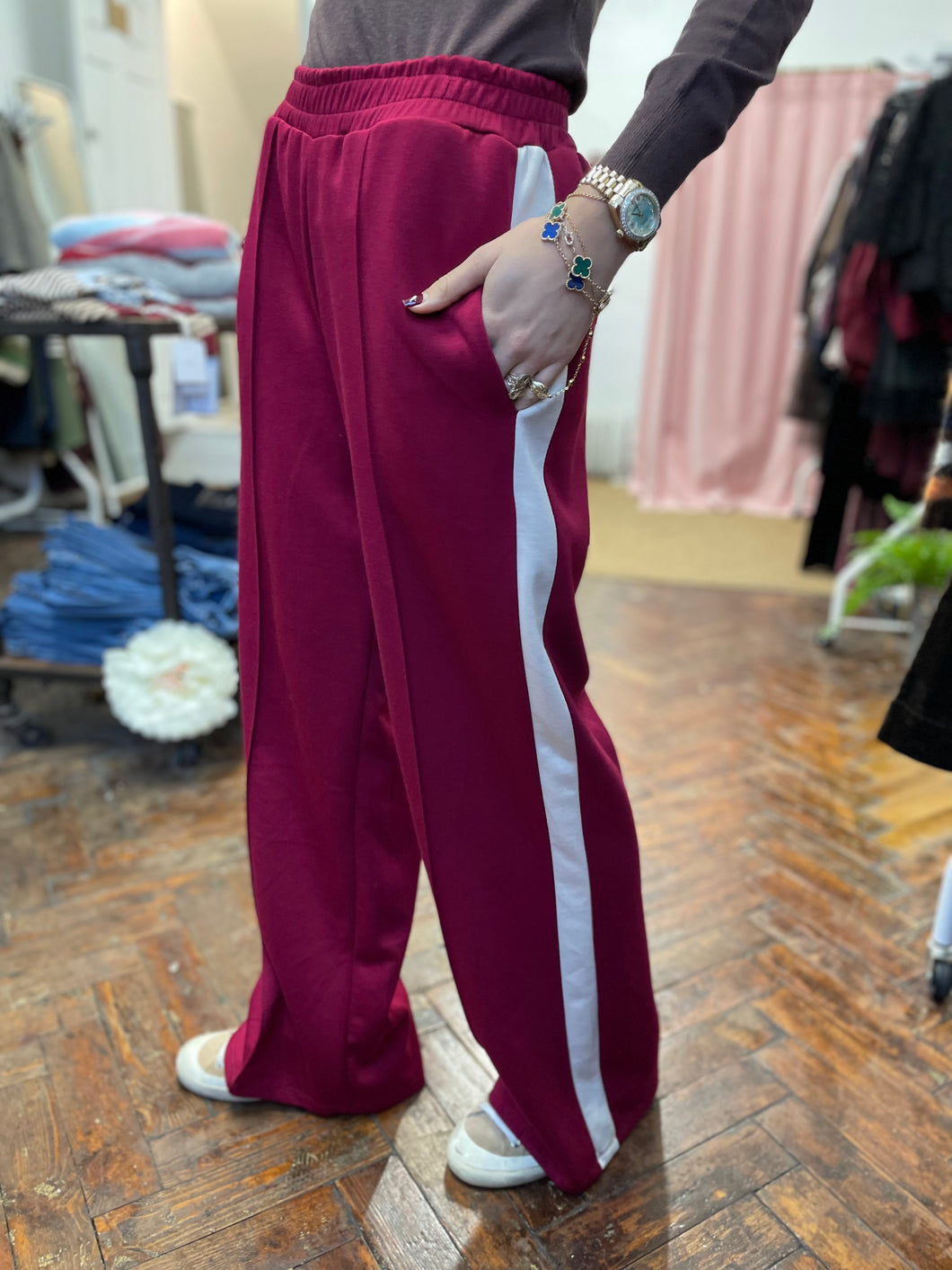 Josie Side Stripe Jogger Wine