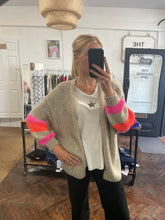 Load image into Gallery viewer, Hazel Chunky Cardigan Beige
