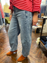 Load image into Gallery viewer, Brielle Stretch Barrel Leg Jean Light Blue

