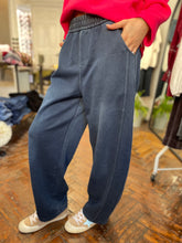 Load image into Gallery viewer, Bria Barrel Leg Jogger Denim
