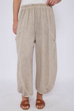 Load image into Gallery viewer, Teabag Linen Barrel Trouser Beige
