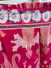 Load image into Gallery viewer, Sara Printed Skirt Fuchsia
