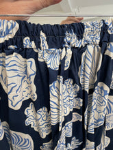 Load image into Gallery viewer, Marina Shell Print Skirt Navy
