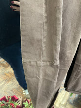 Load image into Gallery viewer, Brielle Stretch Barrel Leg Trouser Chocolate
