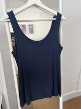 Load image into Gallery viewer, Double Layer Scoop Vest Black
