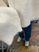 Load image into Gallery viewer, Alpaca Blend Long Sleeve Cream
