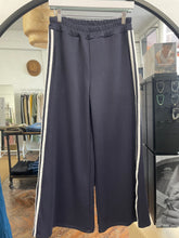 Load image into Gallery viewer, Dash Side Stripe Jogger Navy

