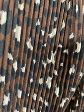 Load image into Gallery viewer, Peggy Pleated Leopard Skirt Brown
