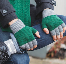 Load image into Gallery viewer, Colour Block Fingertip-less Gloves : Green/Grey

