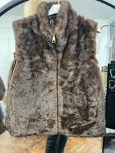 Load image into Gallery viewer, XL Loxy Faux Mink Fur Gilet - Chocolate

