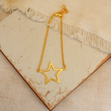 Load image into Gallery viewer, Brushed Gold Star Bracelet
