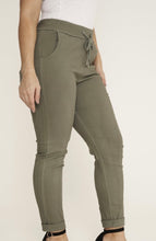 Load image into Gallery viewer, XL Magic Stretch Trousers Khaki
